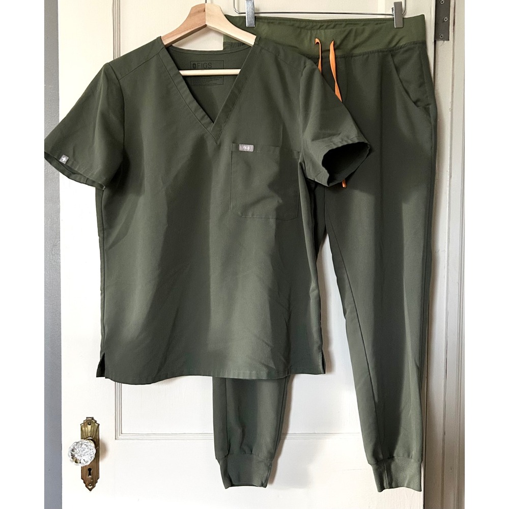 Figs Women's Catarina Top Zamora Jogger Scrub 2 Pc Set Size M Moss